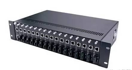 弱電工程中光纖產品的關鍵應用——光纖收發器詳解